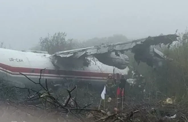 Самолет разбился при посадке во Львове