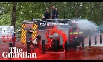 В Лондоне экоактивисты попытались облить краской здание министерства