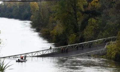 Под Тулузой обрушился висячий мост