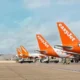 Авиакомпания easyJet отказалась делить пассажиров на мужчин и женщин