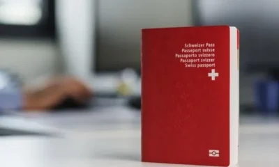 Швейцария забрала у террористки красный паспорт