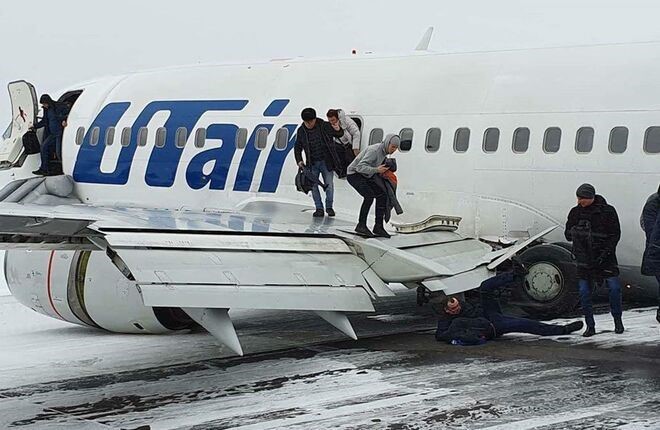 Самолет Utair совершил жесткую посадку в Коми