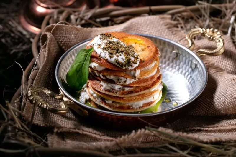 Масленичная неделя 2020 — Нутовые блины c заатаром, баклажанами и йогуртом