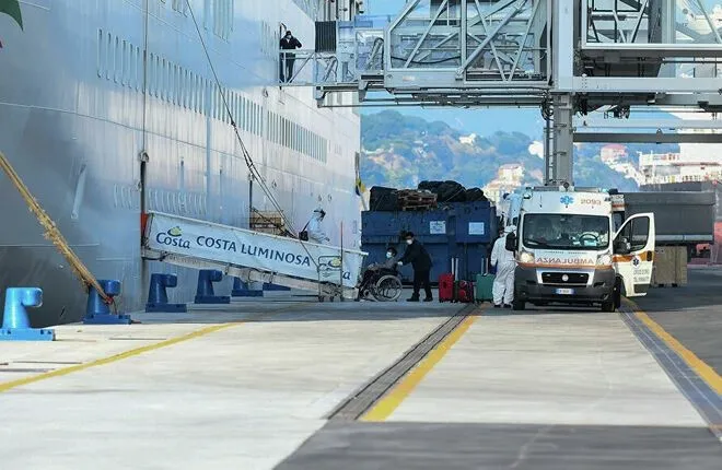 Италия закрыла порты для мигрантов