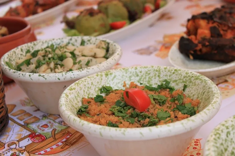 Арйоли (Arjoli) — мальтийская закуска из тунца, которая часто подаётся вместе с пресными галетами