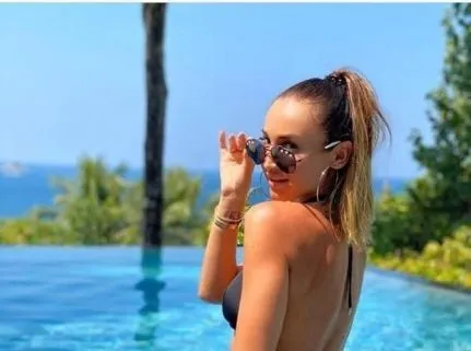 Ольга Бузова отсутствие путешествий компенсирует творчеством