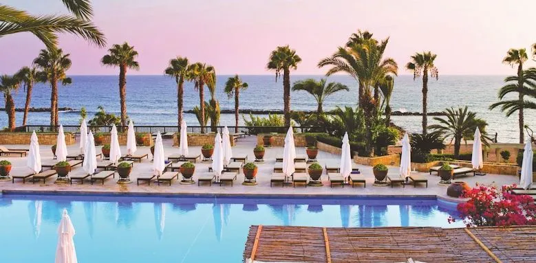 The Annabelle Hotel Paphos - Единственная проблема это пляж