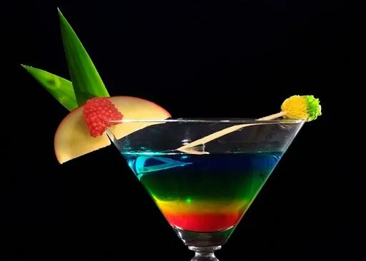 Чем заменить пять известных алкогольных коктейлей, если вы решили похудеть