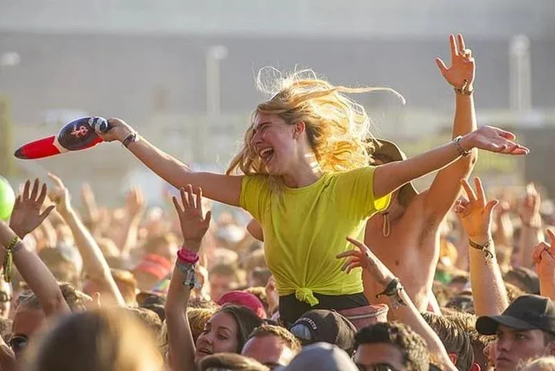 Фестивали в Рединге и Лидсе в Великобритании продолжатся летом, несмотря ни на что
