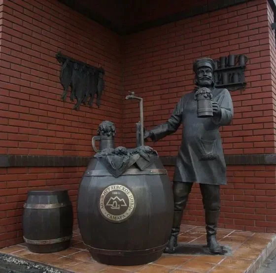 Гуляем по Самаре - Легендарный бар «На дне»