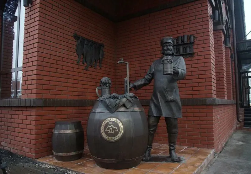 Гуляем по Самаре — Легендарный бар «На дне»