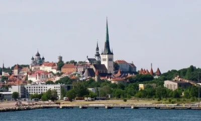 В Эстонии ввели жесткий локдаун для непривитых