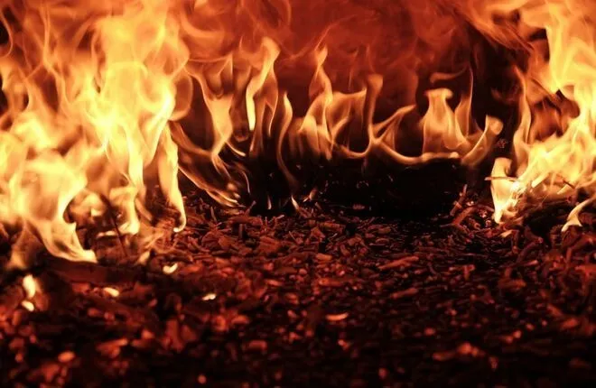 Во Франции загорелась фабрика, где печатают деньги