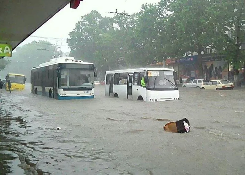 В Крыму объявили ЧС из-за дождей. Чего ждать туристам?