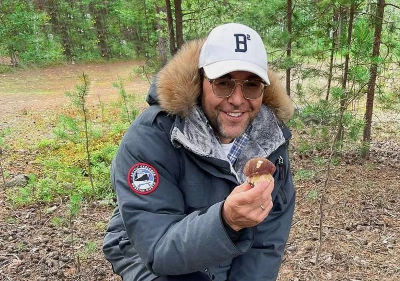 Малахов похвастался урожаем грибов из отпуска