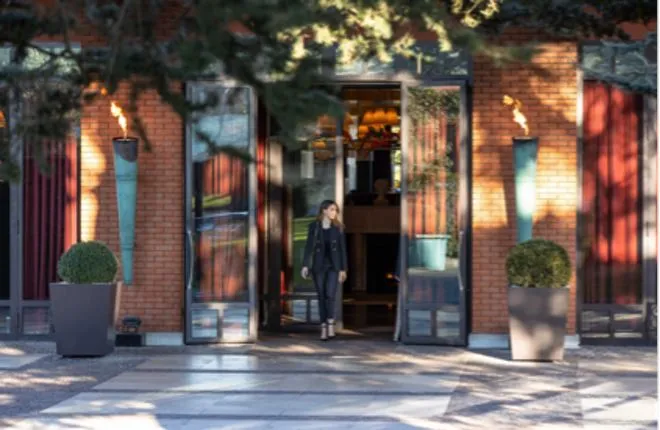 Знаменитая парижская фотостудия откроется в отеле La Réserve Genève