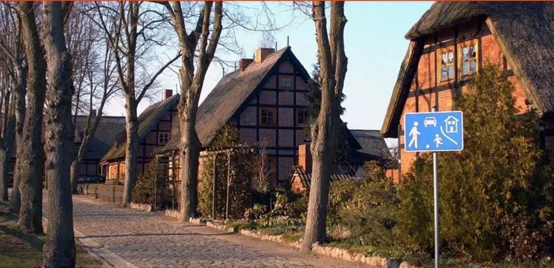 Спорный туризм. В Германии обсуждают, приглашать ли гостей в «нацистскую деревню»