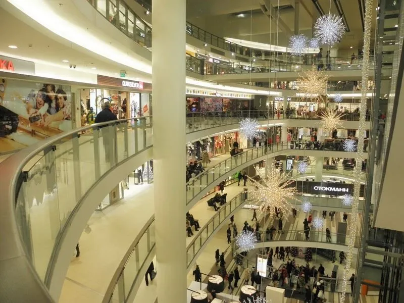 Названы лучшие города России для шопинг-туров