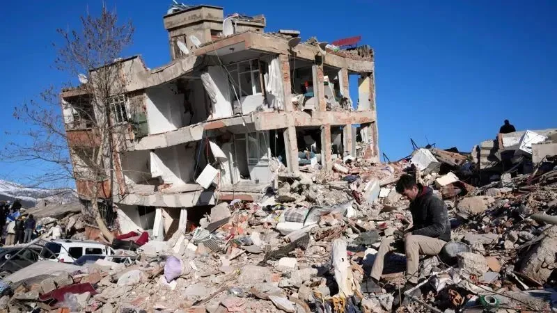 Мир продолжает трясти