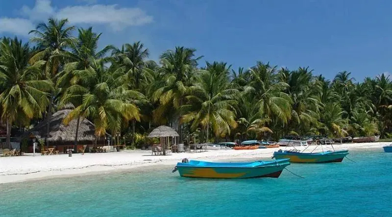 Солнечные пляжи и коралловые рифы, отличное направление на майские праздники