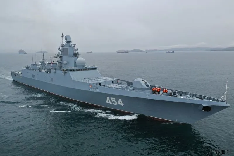 Российские моряки спасли пассажиров тонущего судна