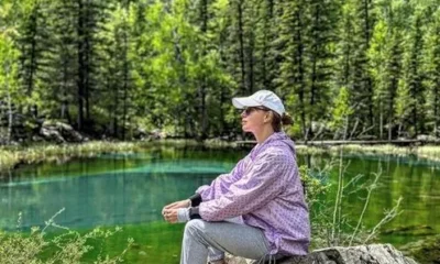 Жена Дмитрия Диброва живет в палатке на Алтае