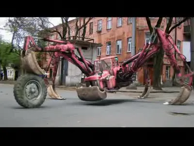 Трое пьяных украинцев на тракторе пытались прорваться на Родину