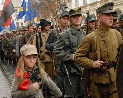 Туристы не поедут из Крыма в фашистский Львов