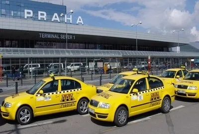 В аэропорту Праги орудуют таксисты-аферисты
