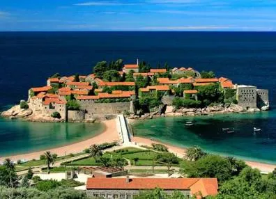 Черногория для россиян будет круглый год