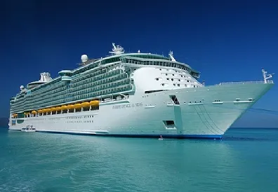 В Гибралтаре взорван круизный лайнер