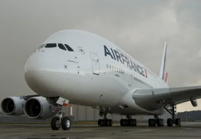 Самый большой самолет впервые прилетел в Вашингтон