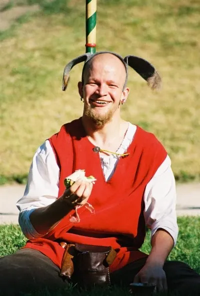 Средневековая Гильдия посвящает мастеров