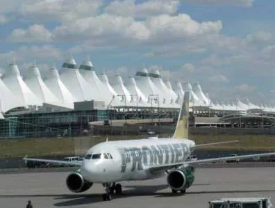 Град отменил десятки авиарейсов