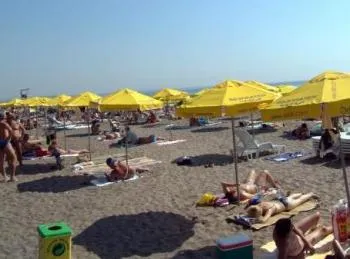 Зонты и шезлонги в Бургасе – бесплатно