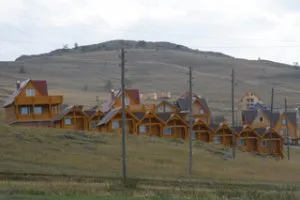 На берегу Байкала обнаружили нелегальную турбазу