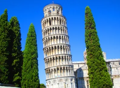 В Пизе башня должна быть башней