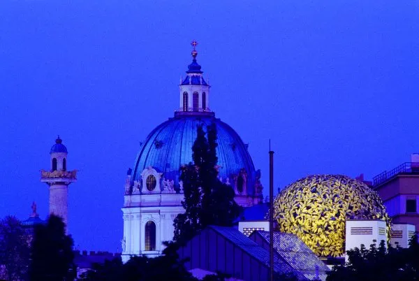 Вена в московском ГУМе: теперь или никогда