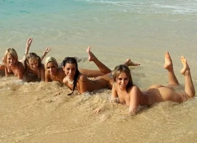 Мертвое море ждет тысячи голых туристов на фотосессию