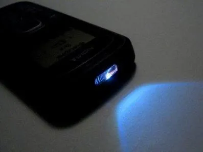 Туристку спас мобильник