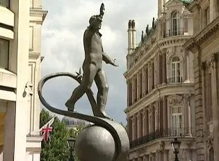 Юрия Гагарина могут перенести из Лондона в Манчестер