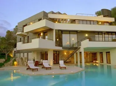 Россияне скупают Лазурный берег