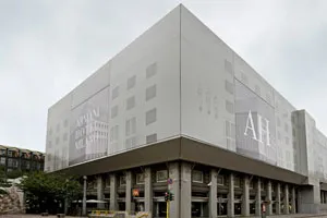 Армани открыл второй отель