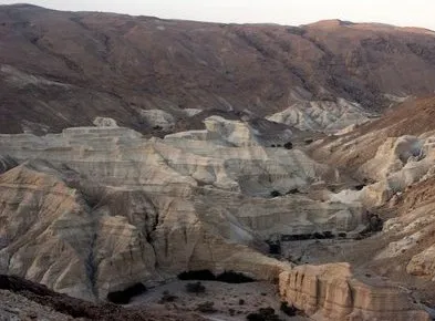 Туристы чуть не утонули в пустыне