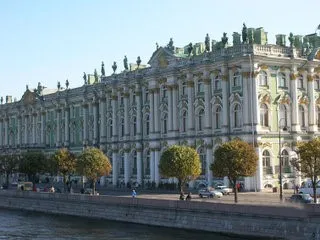 Для россиян подорожают билеты в Эрмитаж