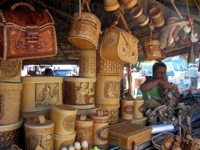 Туристам в Беларуси вернут tax free