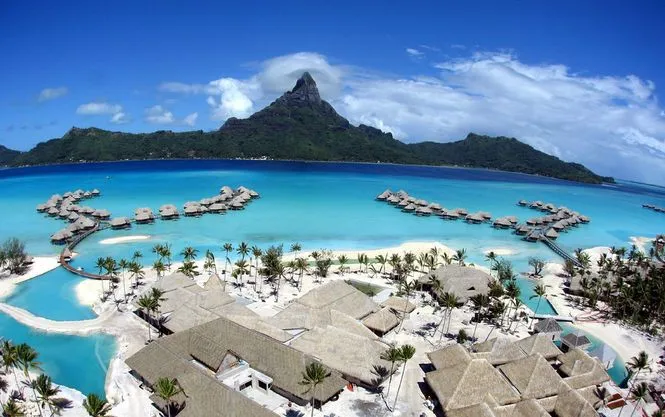 От Греции до Сейшел. Список курортов, на которых чаще всего отдыхают мировые звезды