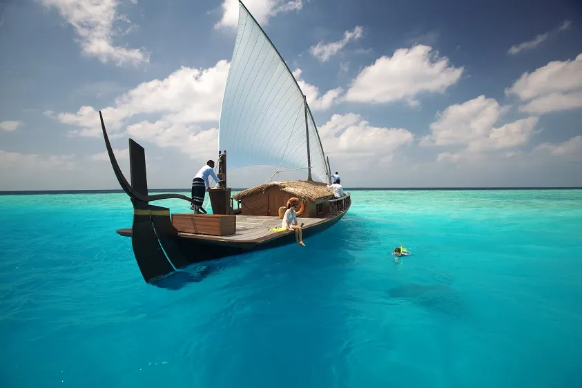Морские биологи в Baros Maldives