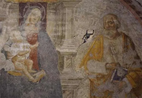 Сосед с перфоратором повредил старинную фреску