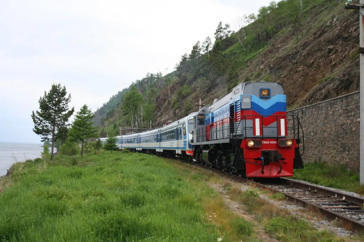 На Кругобайкальской железной дороге открывается сезон